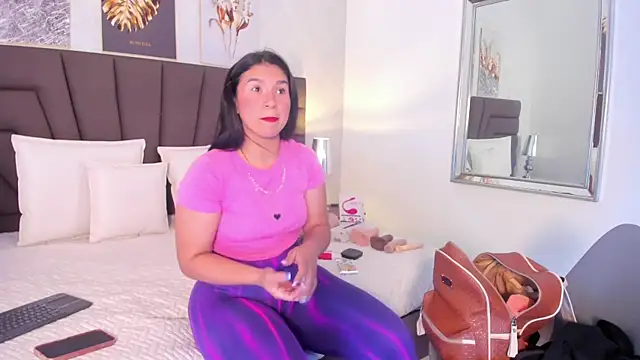 Sofi Perez  online show from 02.08.25