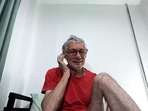 Snapshot of BIGUNCUTHARDCOCK chatting on 02.26.25 BIGUNCUTHARDCOCK online show from 02.26.25