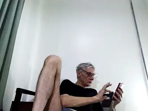 Snapshot of BIGUNCUTHARDCOCK chatting on 03.02.25 BIGUNCUTHARDCOCK online show from 03.02.25