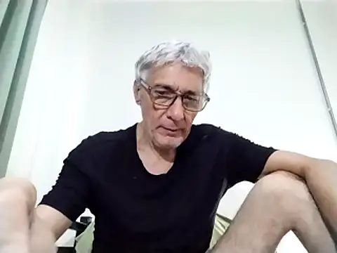 Snapshot of BIGUNCUTHARDCOCK chatting on 03.06.25 BIGUNCUTHARDCOCK online show from 03.06.25
