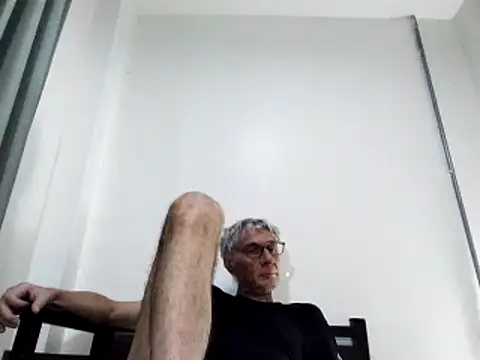 Snapshot of BIGUNCUTHARDCOCK chatting on 03.17.25 BIGUNCUTHARDCOCK online show from 03.17.25