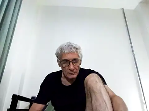 Snapshot of BIGUNCUTHARDCOCK chatting on 03.17.25 BIGUNCUTHARDCOCK online show from 03.17.25