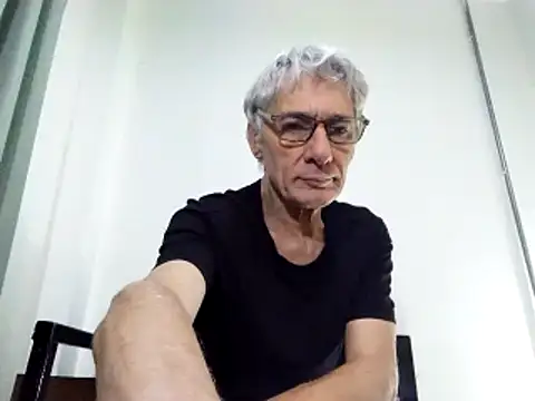 Snapshot of BIGUNCUTHARDCOCK chatting on 03.22.25 BIGUNCUTHARDCOCK online show from 03.22.25