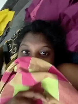 Snapshot of tamilachi4u chatting on 12.15.24 tamilachi4u online show from 12.15.24