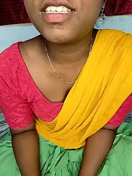 Snapshot of tamilachi4u chatting on 01.03.25 tamilachi4u online show from 01.03.25