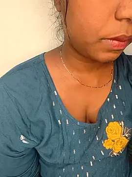 Snapshot of tamilachi4u chatting on 03.06.25 tamilachi4u online show from 03.06.25
