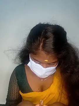 Snapshot of tamilachi4u chatting on 03.08.25 tamilachi4u online show from 03.08.25