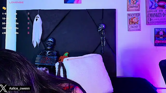 Aliceowenn online show from 10.26.25