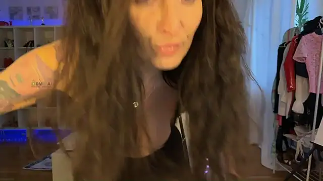 Snapshot of _AHHA_ chatting on 02.04.26 AHHA online show from 02.04.26