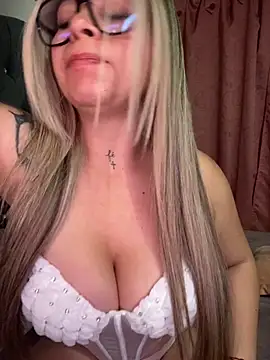 CristalGmez online show from 09.19.25