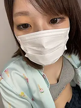 Snapshot of hi---chan- chatting on 06.29.26 hi---chan- online show from 06.29.26