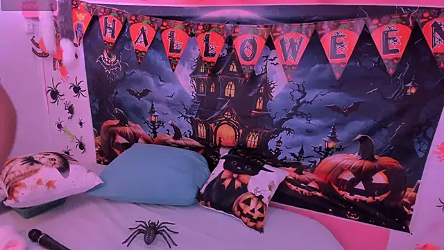 charlotte-11 online show from 10.25.25