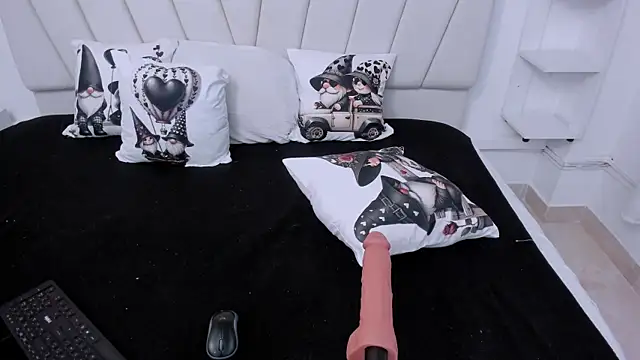 charlotte-11 online show from 04.17.26