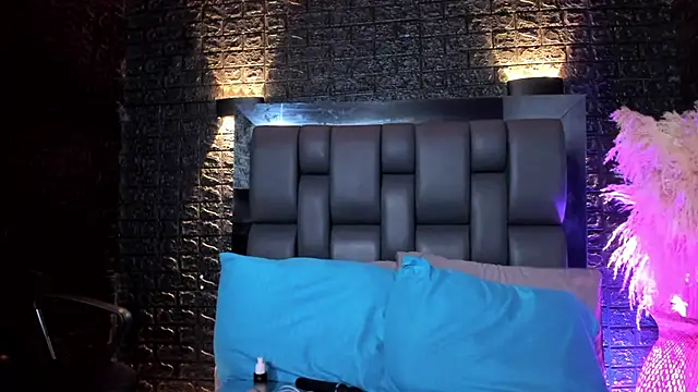 Julieta Coopeer  online show from 12.05.25