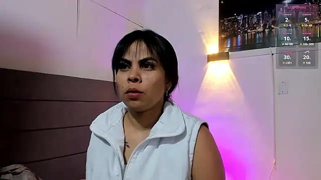 Snapshot of Julieta_Coopeer_ chatting on 05.24.26 Julieta Coopeer online show from 05.24.26