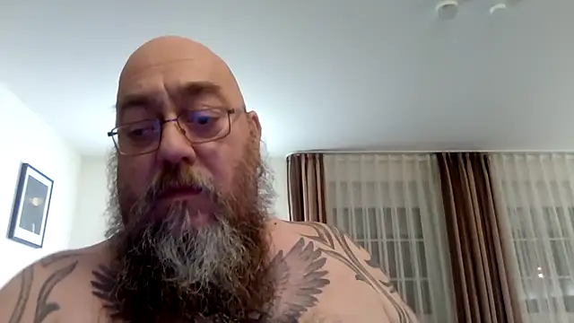 Snapshot of Lederbikerhn chatting on 04.13.26 Lederbikerhn online show from 04.13.26