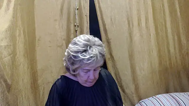 Snapshot of _Estelitta_5 chatting on 02.19.25  Estelitta 5 online show from 02.19.25
