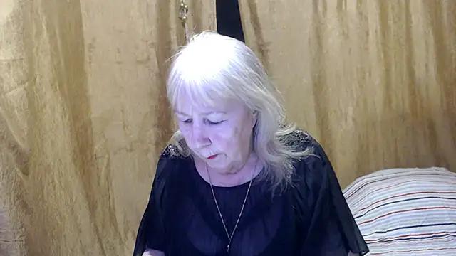 Snapshot of _Estelitta_5 chatting on 02.22.25  Estelitta 5 online show from 02.22.25