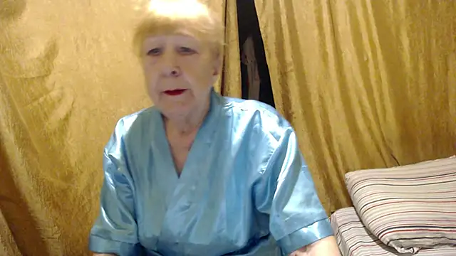Snapshot of _Estelitta_5 chatting on 10.11.25  Estelitta 5 online show from 10.11.25
