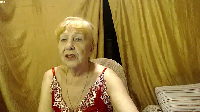 Snapshot of _Estelitta_5 chatting on 10.14.25  Estelitta 5 online show from 10.14.25