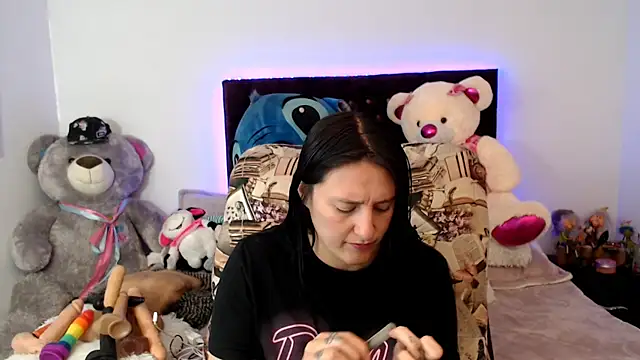 Lorenahot 06 online show from 11.25.25