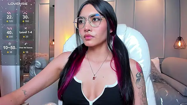 AzuraKindong online show from 11.19.25