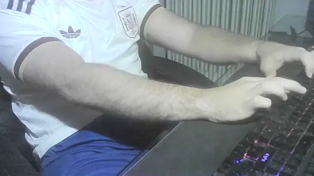 Snapshot of jorge2002- chatting on 06.25.26 jorge2002- online show from 06.25.26