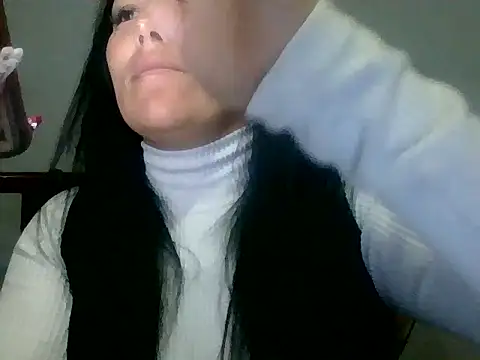Snapshot of Laura_martin_ chatting on 02.12.25 Laura martin online show from 02.12.25