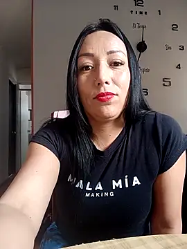 Snapshot of Laura_martin_ chatting on 03.06.25 Laura martin online show from 03.06.25
