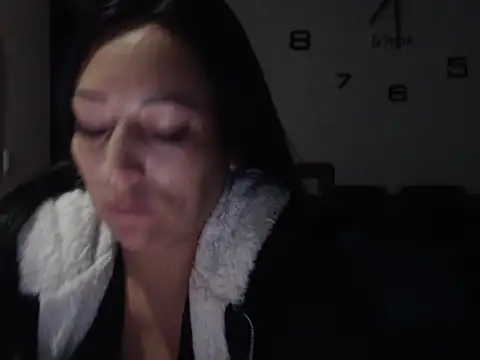 Snapshot of Laura_martin_ chatting on 03.12.25 Laura martin online show from 03.12.25