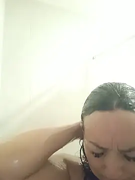 Snapshot of Laura_martin_ chatting on 06.19.26 Laura martin online show from 06.19.26