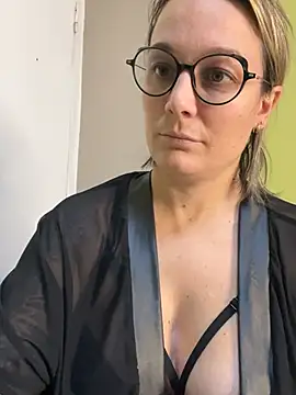 Snapshot of marinella07 chatting on 12.08.24 marinella07 online show from 12.08.24