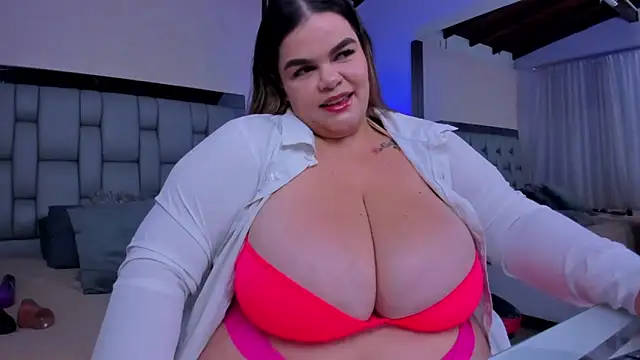 Snapshot of Sara_Thompsoon chatting on 10.04.25 Sara Thompsoon online show from 10.04.25