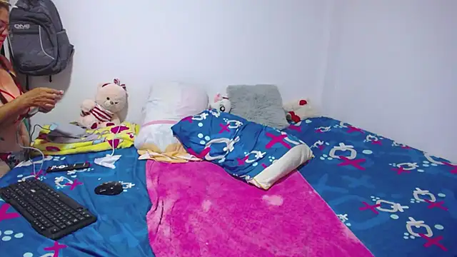 Snapshot of Stepmom_slut_50 chatting on 03.05.25 Stepmom slut 50 online show from 03.05.25