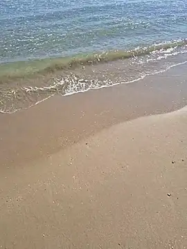 Snapshot of SexyErola27 chatting on 02.23.26 SexyErola27 online show from 02.23.26