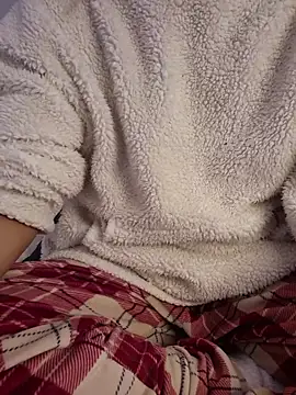 Snapshot of SexyErola27 chatting on 03.27.26 SexyErola27 online show from 03.27.26