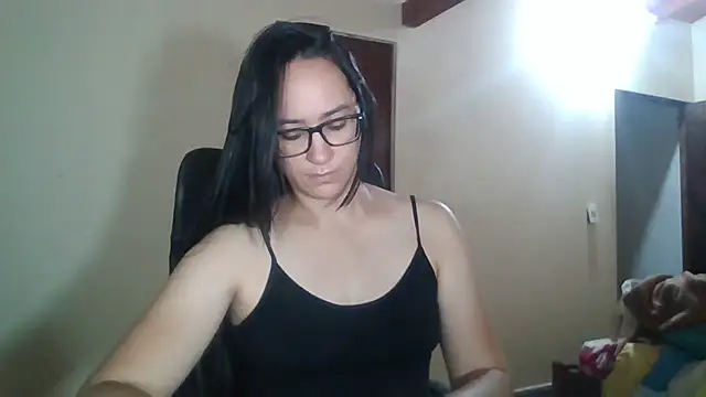 Snapshot of brittanycheeks chatting on 04.22.26 brittanycheeks online show from 04.22.26