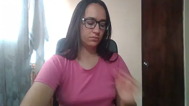 Snapshot of brittanycheeks chatting on 04.23.26 brittanycheeks online show from 04.23.26