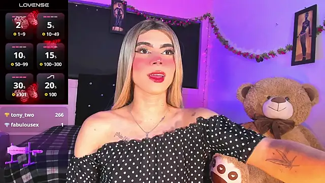 Snapshot of rosedewitt chatting on 02.12.25 rosedewitt online show from 02.12.25