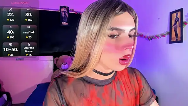 Snapshot of rosedewitt chatting on 03.03.25 rosedewitt online show from 03.03.25