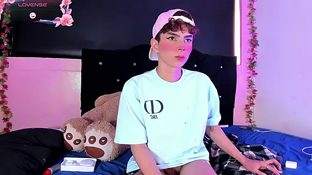 Snapshot of rosedewitt chatting on 03.20.25 rosedewitt online show from 03.20.25