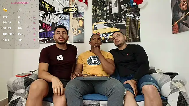 Snapshot of hott_dicks chatting on 12.23.24 hott dicks online show from 12.23.24