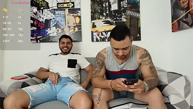 Snapshot of hott_dicks chatting on 01.21.25 hott dicks online show from 01.21.25