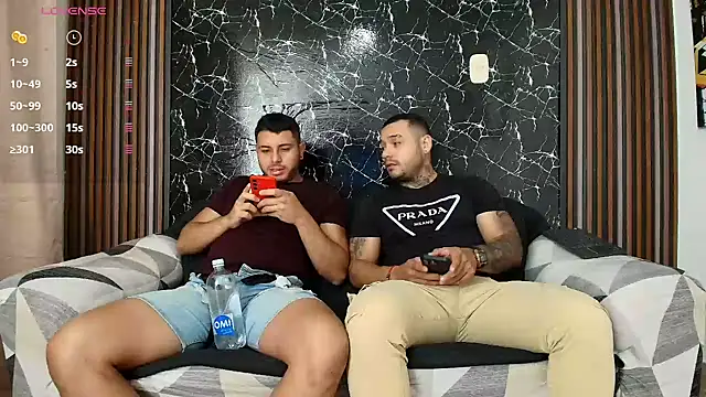 Snapshot of hott_dicks chatting on 02.11.25 hott dicks online show from 02.11.25