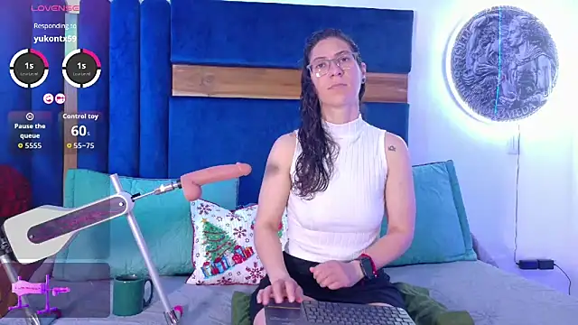 Snapshot of Andromeda-jade chatting on 12.23.25 Andromeda-jade online show from 12.23.25