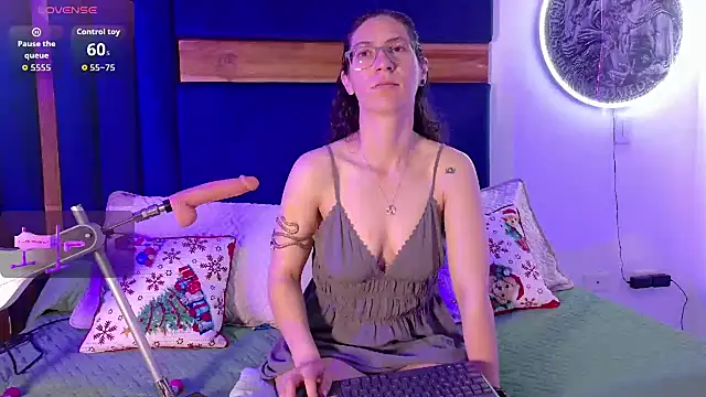 Snapshot of Andromeda-jade chatting on 01.07.26 Andromeda-jade online show from 01.07.26