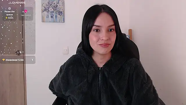 Snapshot of sakura-mail chatting on 11.23.25 sakura-mail online show from 11.23.25