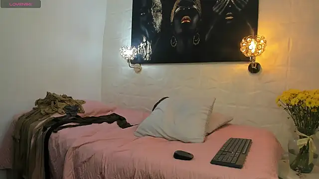 Snapshot of miss_lucero1 chatting on 01.28.25 miss lucero1 online show from 01.28.25