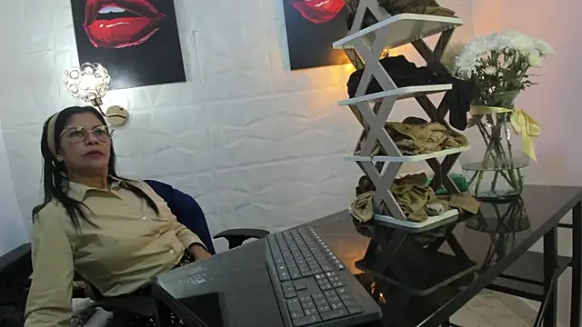 Snapshot of miss_lucero1 chatting on 03.04.25 miss lucero1 online show from 03.04.25