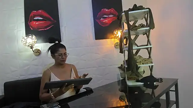 Snapshot of miss_lucero1 chatting on 03.17.25 miss lucero1 online show from 03.17.25
